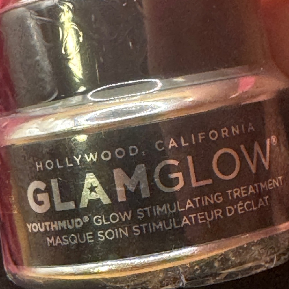 Glam glow youth mud glow stimulating treatment mask